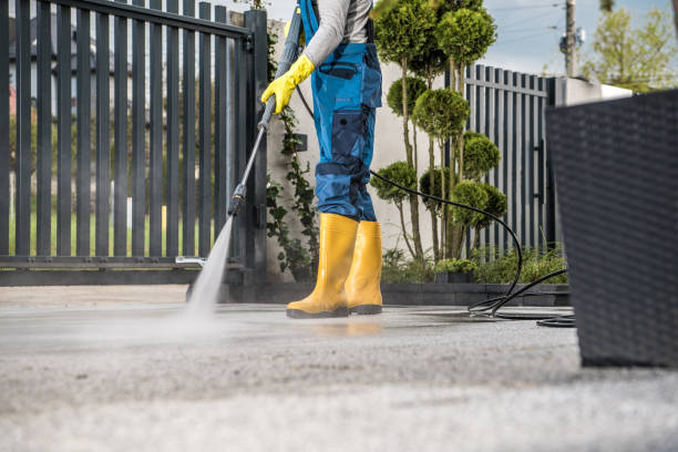 Best Garage Pressure Washing  in Ellsworth, WI